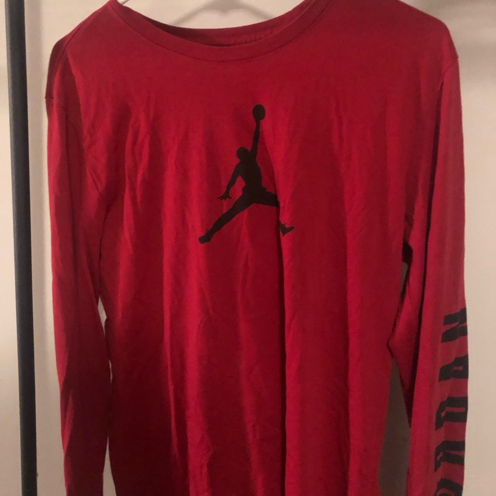 Red Jordan brand Lon sleeve